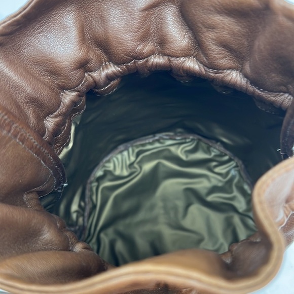 Gucci Leather Cinch Small Bucket Bag Purse - Picture 12 of 12